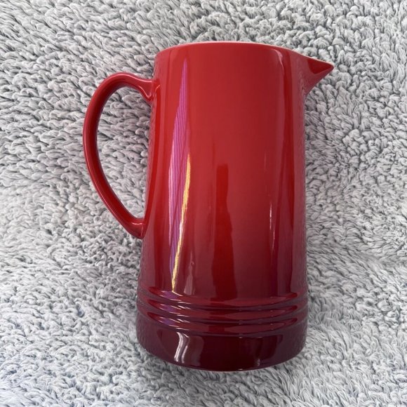 Le Creuset 1.5L Pitcher Cerise Red 1 5/8 Qt Second Choix Ombre Stoneware NEW - Picture 3 of 12